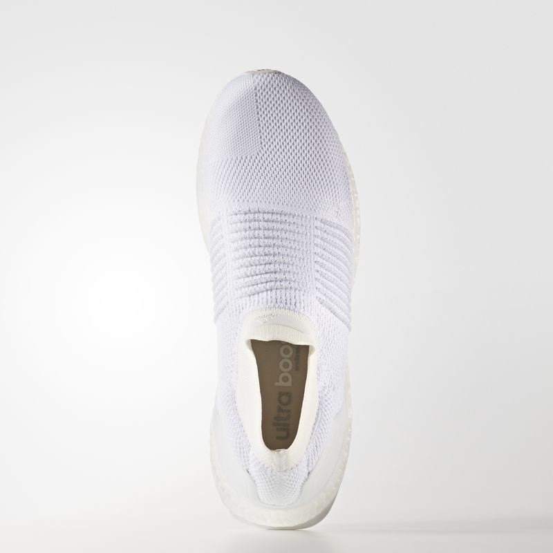 Ultra boost laceless triple on sale white